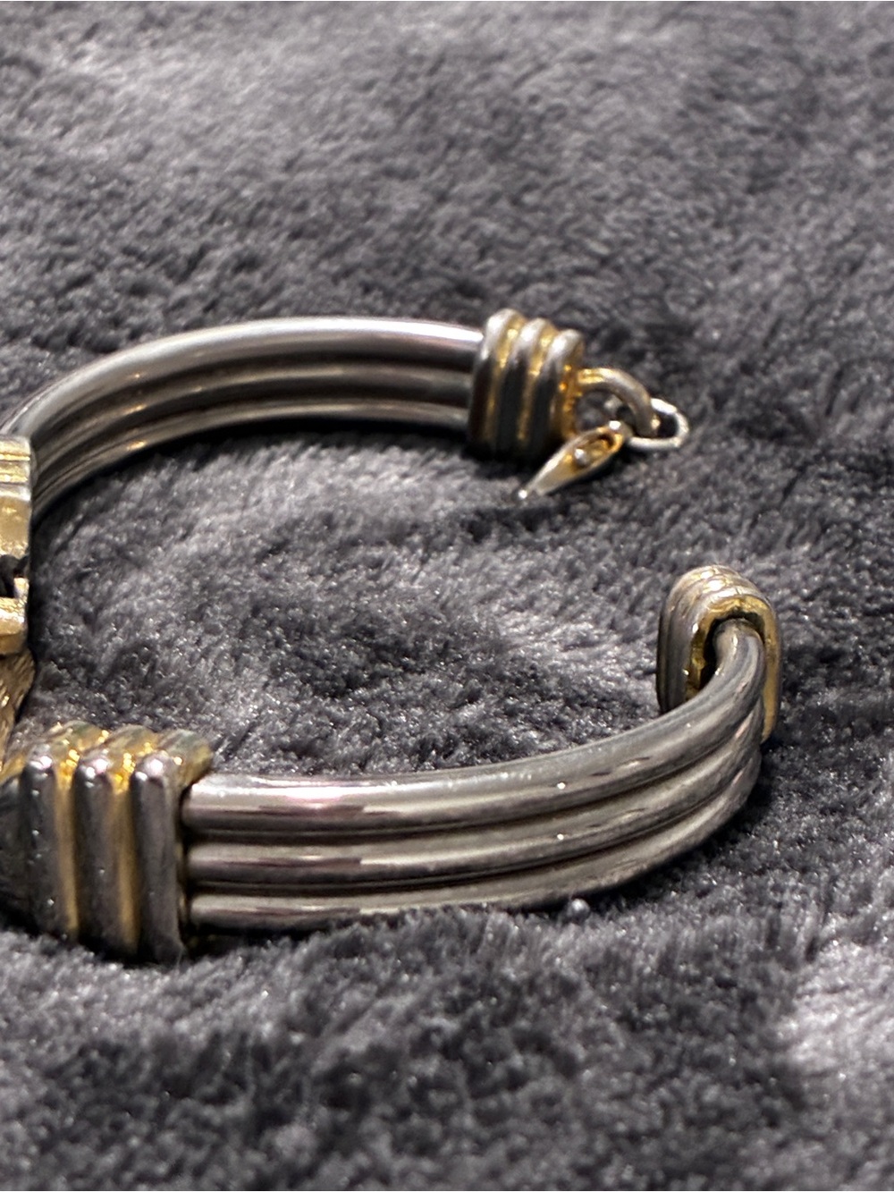 Personalized Silver-Tone Nameplate Bracelet with Linda Engraving - Picture 3 of 10